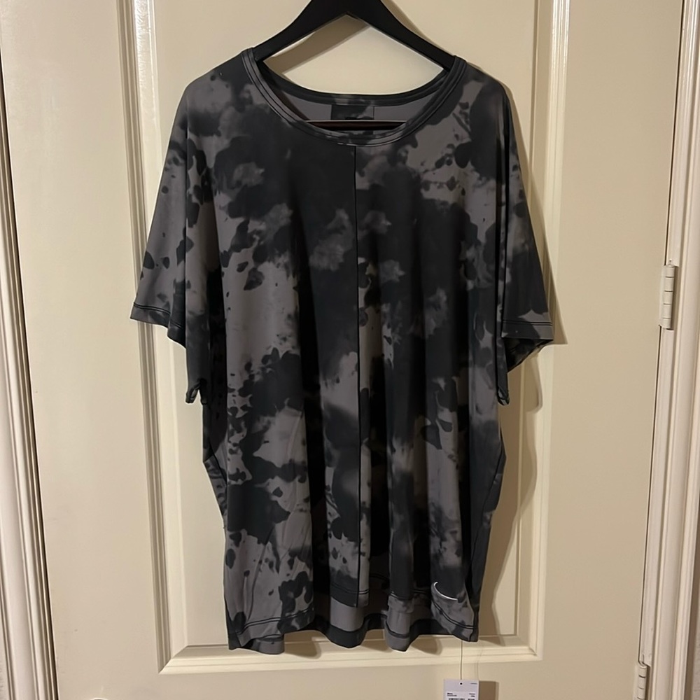 NWT - Nike Dri Fit Yoga  - Oversized T-shirt - Size 3XL